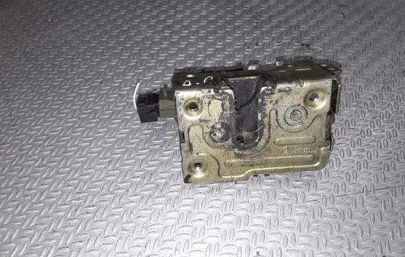 Opel Movano A Front door lock