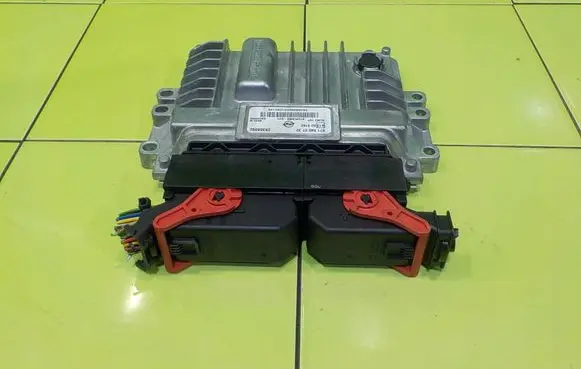 SsangYong Rodius Engine control unit/module 6715400732