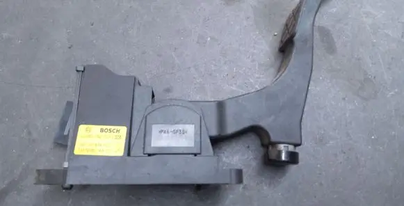 Volkswagen Golf IV Accelerator throttle pedal 1J1723503 1J1723503AA 0280752203