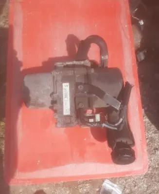 Peugeot 508 Power steering pump 9676154180
