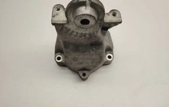 Mercedes-Benz SLK R172 Engine mounting bracket A6512234104