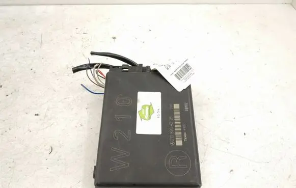 Mercedes-Benz E W210 Seat control module A2108204226 2108204226