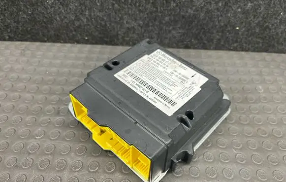 Mercedes-Benz GL X166 Airbag control unit/module A1668200426