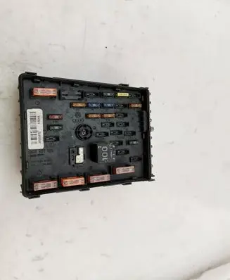 Volkswagen PASSAT B6 Fuse box set 3C0937125