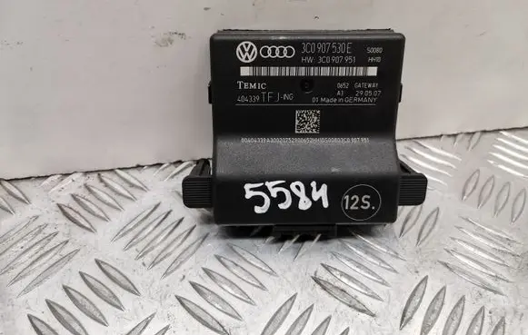Volkswagen PASSAT B6 Gateway control module 3C0907530E 3C0907951