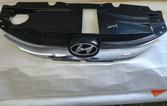 Hyundai ix35 Front bumper upper radiator grill 863512Y000