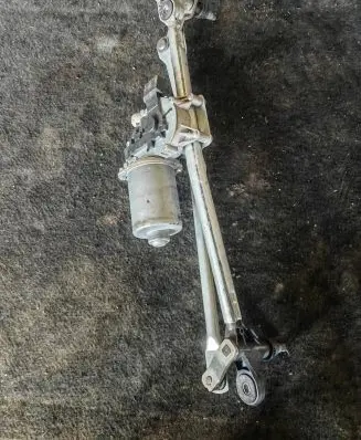 BMW X1 E84 Front wiper linkage and motor 2992466