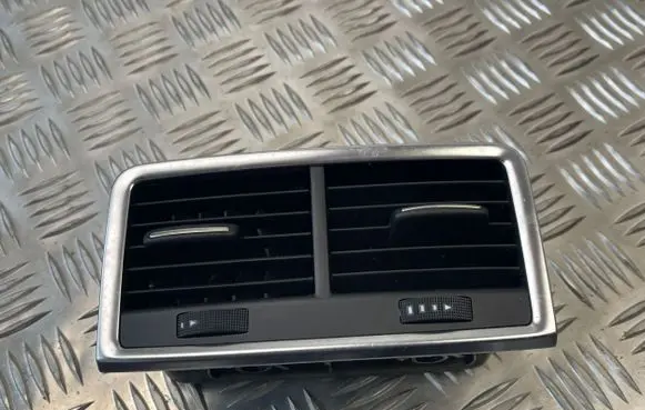 Audi Q7 4L Rear air vent grill 4L0819203K