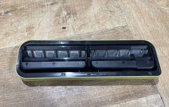 Mercedes-Benz SL R231 Quarter panel pressure vent A2318300442