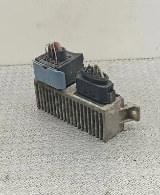 Renault Scenic III - Grand scenic III Glow plug pre-heat relay 8200558438A