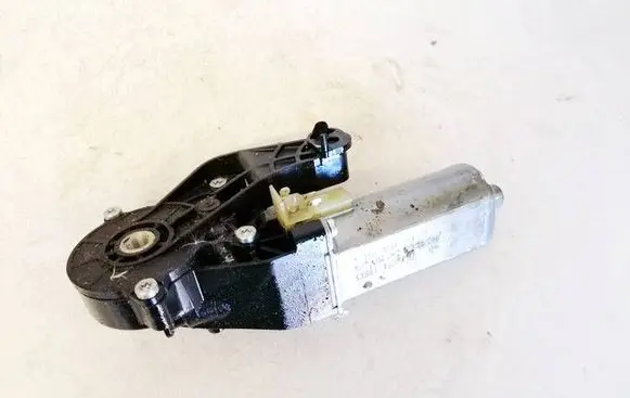 Mercedes-Benz ML W164 Seat adjustment motor 0390203206