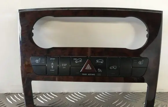 Mercedes-Benz ML W164 Center console A1648702810 03754806