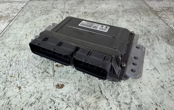 Nissan Primera Engine control unit/module MEC32591