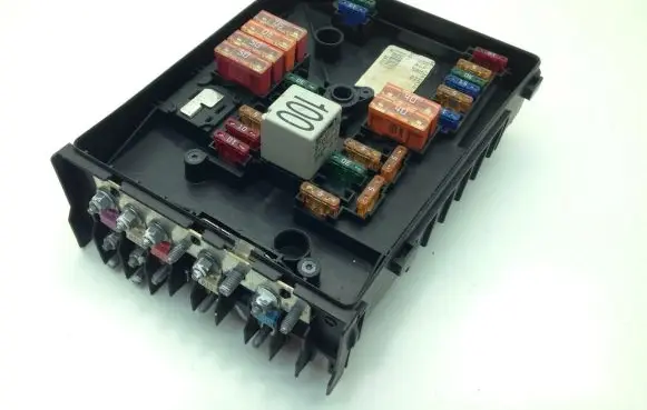 Volkswagen Golf Plus Fuse box set 1K0937125A