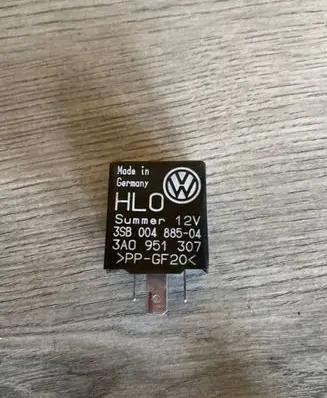 Volkswagen Golf III Other relay 3SB00488504 3A0951307