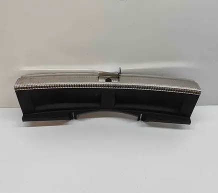 Trunk/boot sill cover protection
