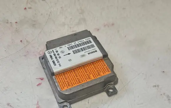 Mercedes-Benz Sprinter W901 W902 W903 W904 Airbag control unit/module 0004460242 0285001105