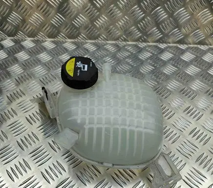 Volvo XC40 Coolant expansion tank/reservoir 31439768