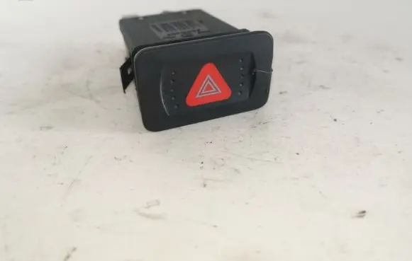 Volkswagen Golf IV Hazard light switch 1J0953235J 1J0953235H 1J0953235D