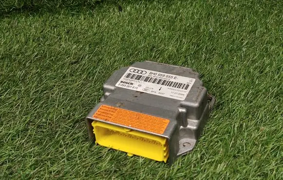 Audi A4 S4 B7 8E 8H Airbag control unit/module 8H0959655E 0285001670