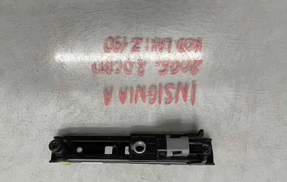 Opel Insignia A Seat belt adjustment rail 13598893