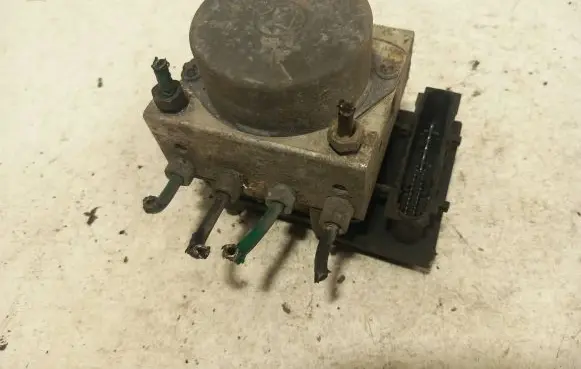 Renault Megane II ABS Pump 0265800519 69211N2896