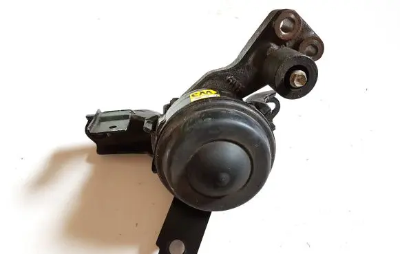 Toyota Yaris Engine mount bracket 123050M140 FC0500