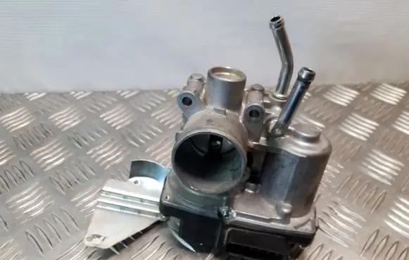 Mitsubishi Colt Throttle valve
