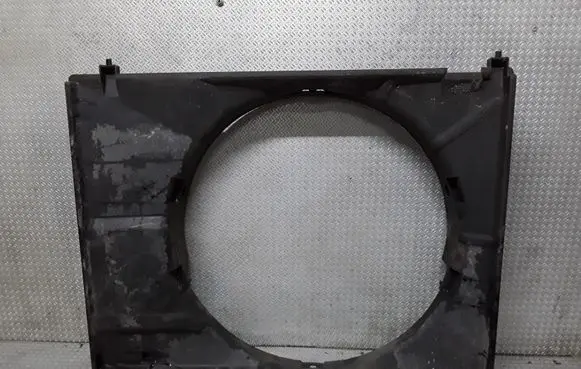 Mitsubishi Pajero Radiator cooling fan shroud
