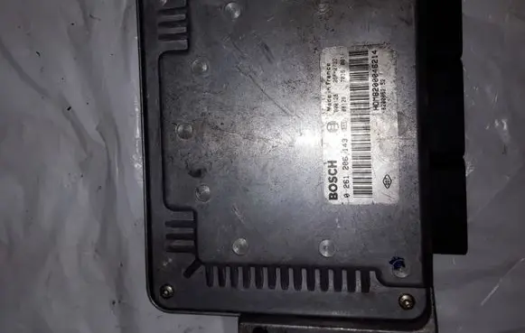Renault Laguna II Engine control unit/module 0261206143 8200046214