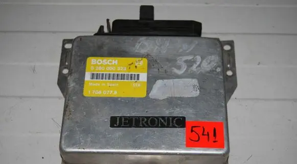 BMW 5 E34 Engine control unit/module 0280000323 17060779