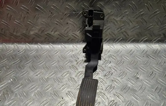 Mercedes-Benz Vito Viano W638 Accelerator throttle pedal 0281002335 A9013000404