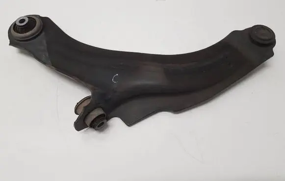 Renault Clio IV Front lower control arm/wishbone