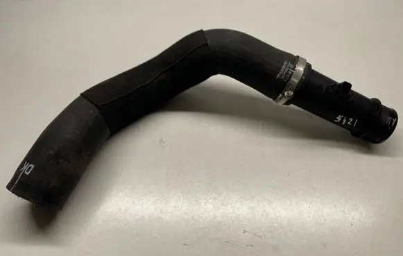 Audi Q7 4M Intercooler hose/pipe 4M0145737M 4M0145683A