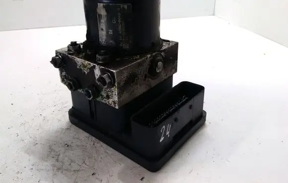 Audi A3 S3 8P ABS Pump 1K0614517B 1K0907379D