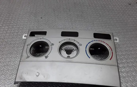 Toyota Corolla Verso AR10 Climate control/heater control trim 554200F010