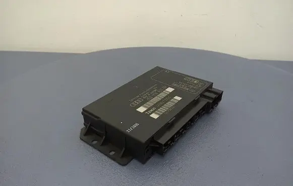 Audi A4 S4 B7 8E 8H Comfort/convenience module 8E0959433BP