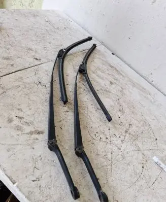 Audi A6 S6 C5 4B Front wiper blade arm
