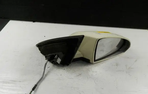 Nissan Primera Manual wing mirror 96301-AU422