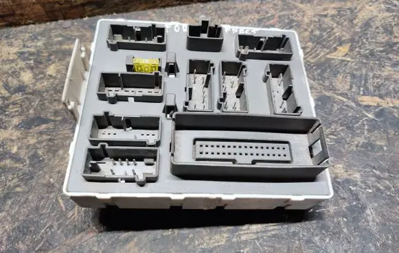 Ford Connect Fuse module 518774104