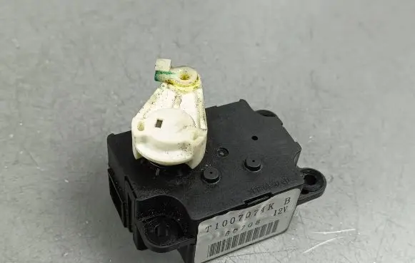 Subaru XV Air flap motor/actuator T1007074K