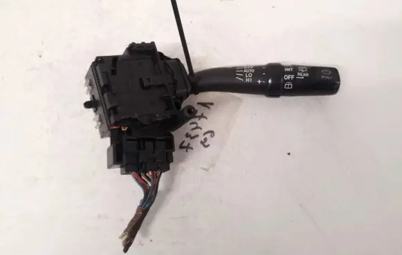 Toyota Avensis T250 Wiper control stalk 173654