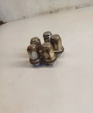 Toyota Avensis T250 Nuts/bolts 3368