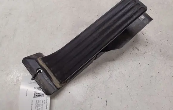 BMW 1 E81 E87 Accelerator throttle pedal 74766500 74765400