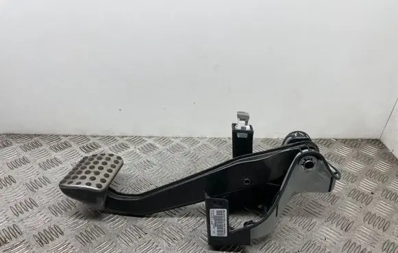 Mercedes-Benz C W204 Brake pedal 204292025 204290021 A2042902301