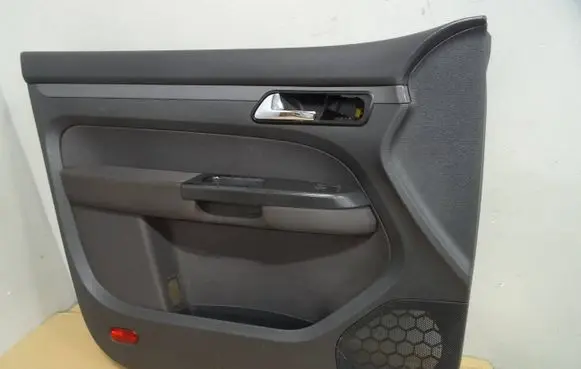 Volkswagen Touran I Front door card panel trim