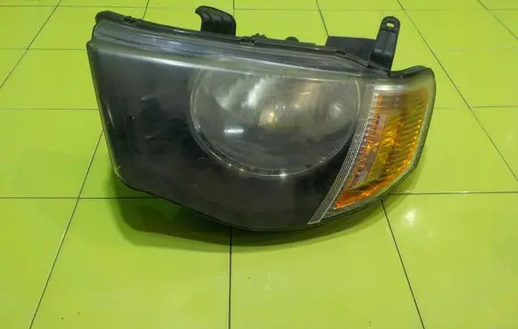 Mitsubishi L200 Headlight/headlamp PRZOD