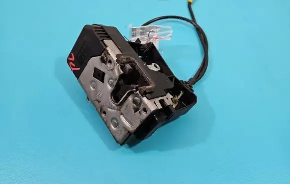 Renault Trafic II (X83) Front door lock 8200008260 IMPRK1365537
