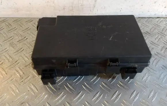 Dodge RAM 2500 DS Fuse module P68366000AD