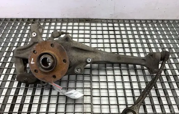 Audi A4 S4 B8 8K Front wheel hub spindle knuckle